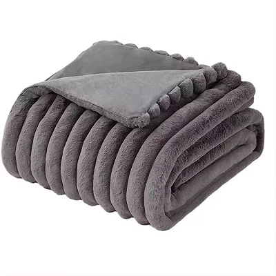 Prugasta zečja kosa prekrivena pokrivačica